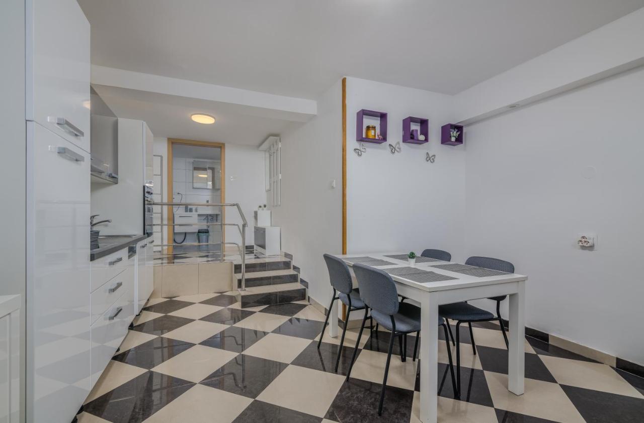 Apartments D Đảo Krk Ngoại thất bức ảnh