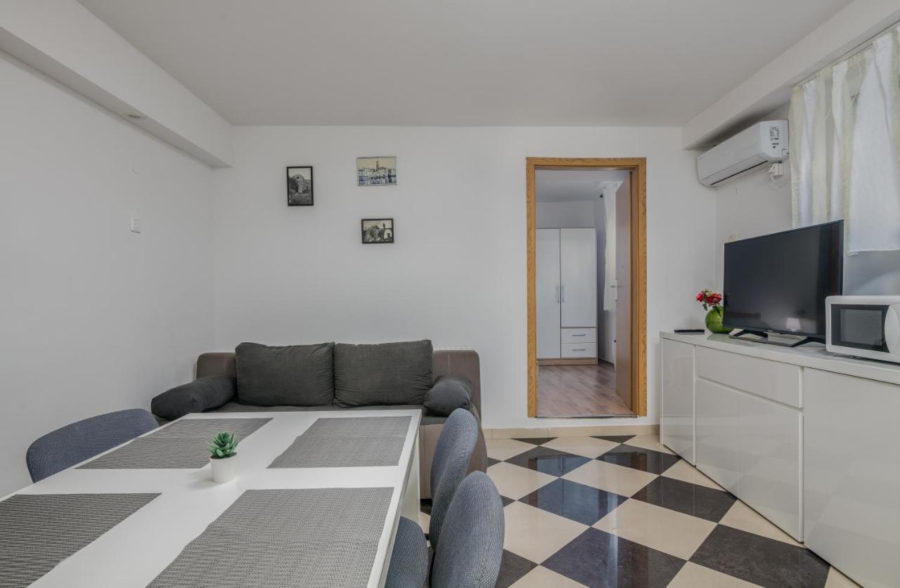 Apartments D Đảo Krk Ngoại thất bức ảnh