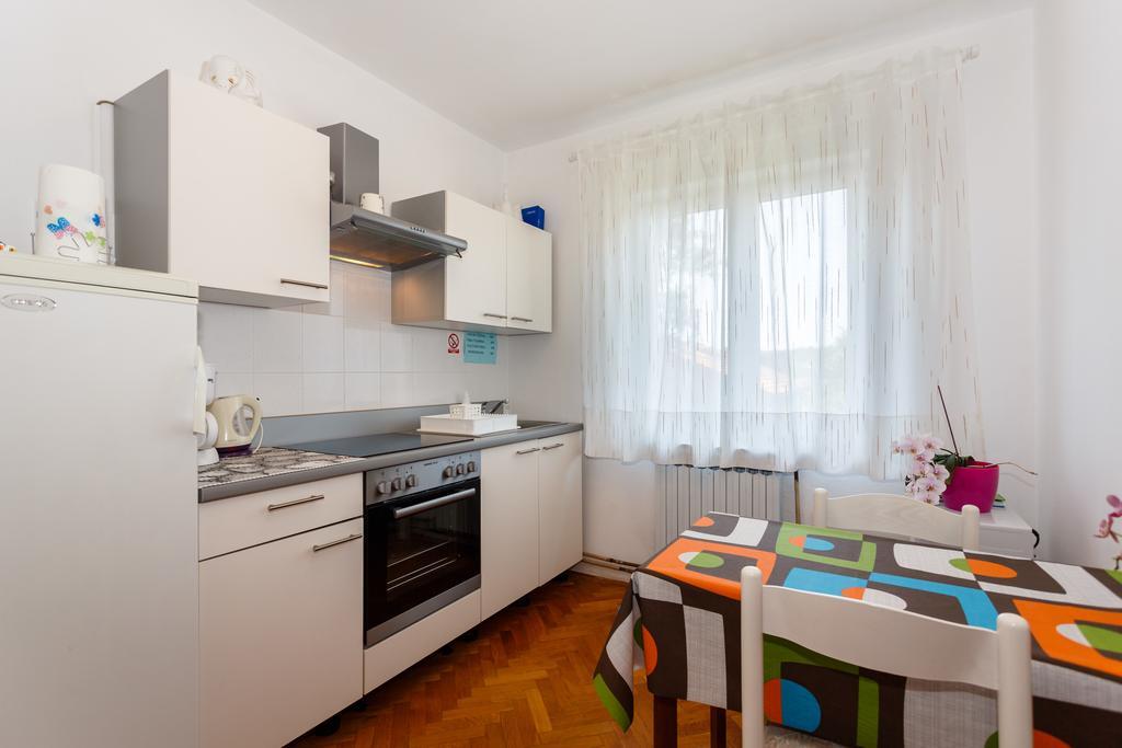 Apartments D Đảo Krk Ngoại thất bức ảnh